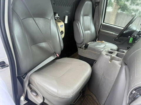 2005 Ford E-Series E-150