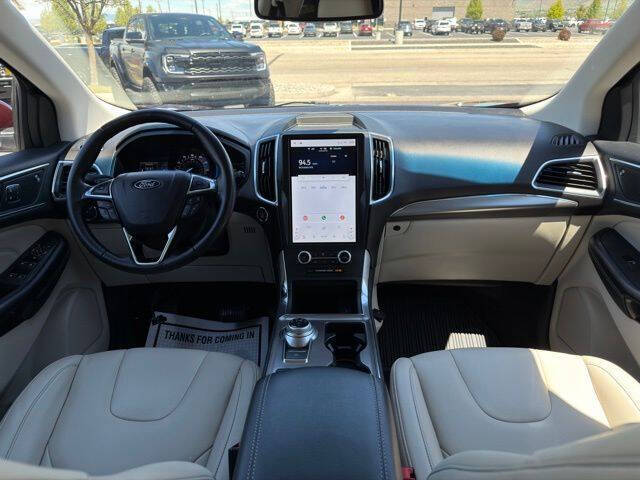 2022 Ford Edge Titanium