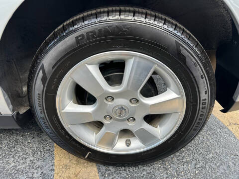 2012 Nissan Versa 1.8 S