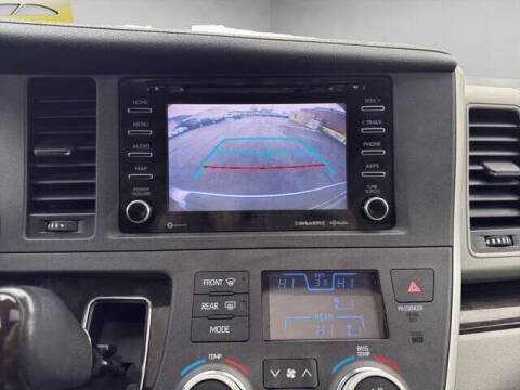 2020 Toyota Sienna XLE Premium 8-Passenger