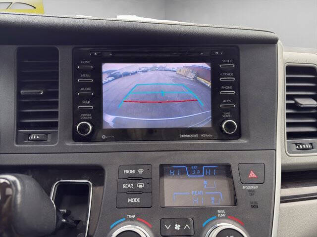 2020 Toyota Sienna XLE Premium 8-Passenger