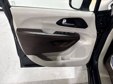 2020 Chrysler Pacifica Touring