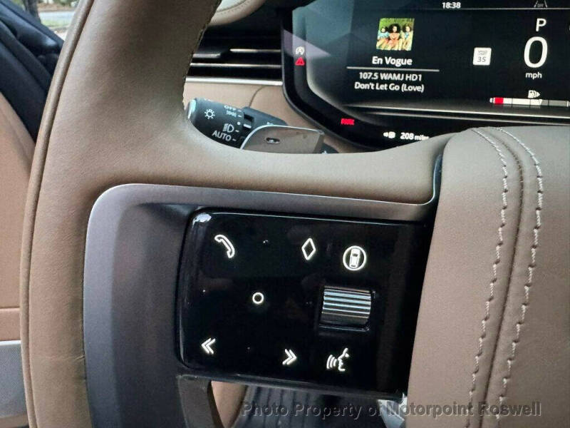 2025 Land Rover Range Rover P615 SV LWB