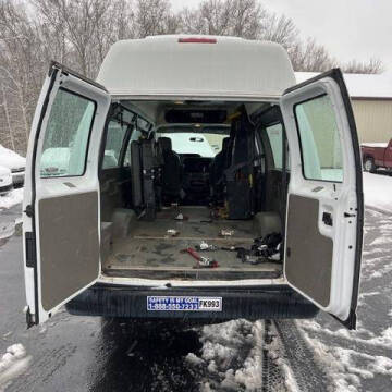 2013 Ford E-Series E-350 SD