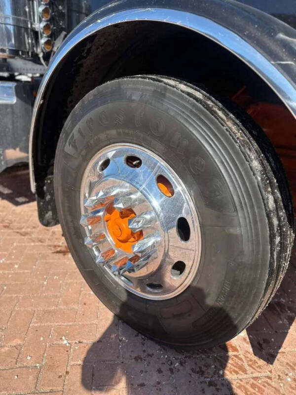 2020 Peterbilt 389