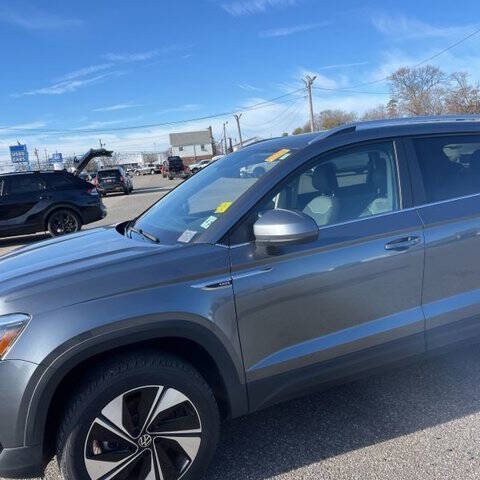 2024 Volkswagen Taos SE 4Motion