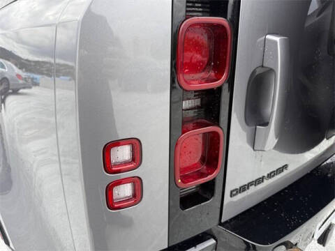 2024 Land Rover Defender 90 P400 X-Dynamic SE