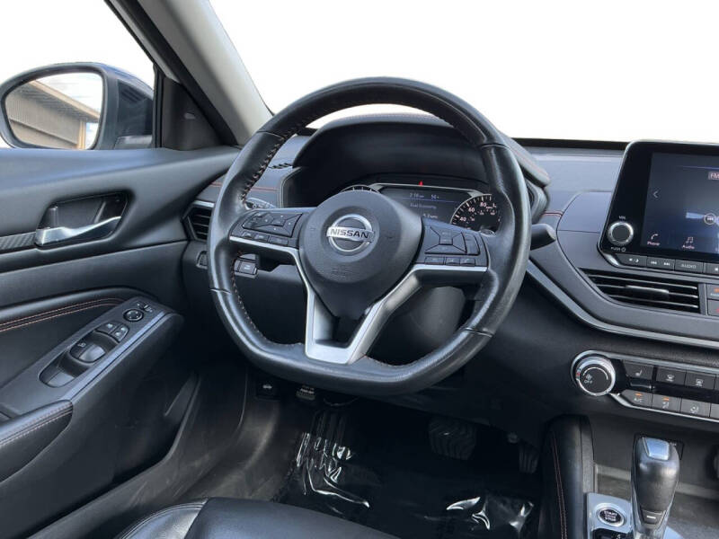 2022 Nissan Altima 2.0 SR