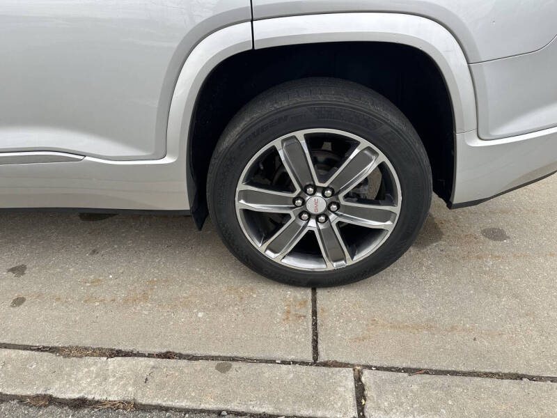 2017 GMC Acadia Denali