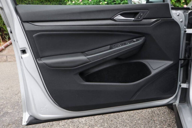 2024 Volkswagen Golf GTI Autobahn