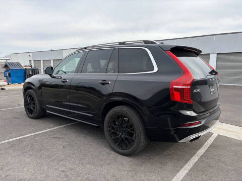 2016 Volvo XC90 T6 Momentum