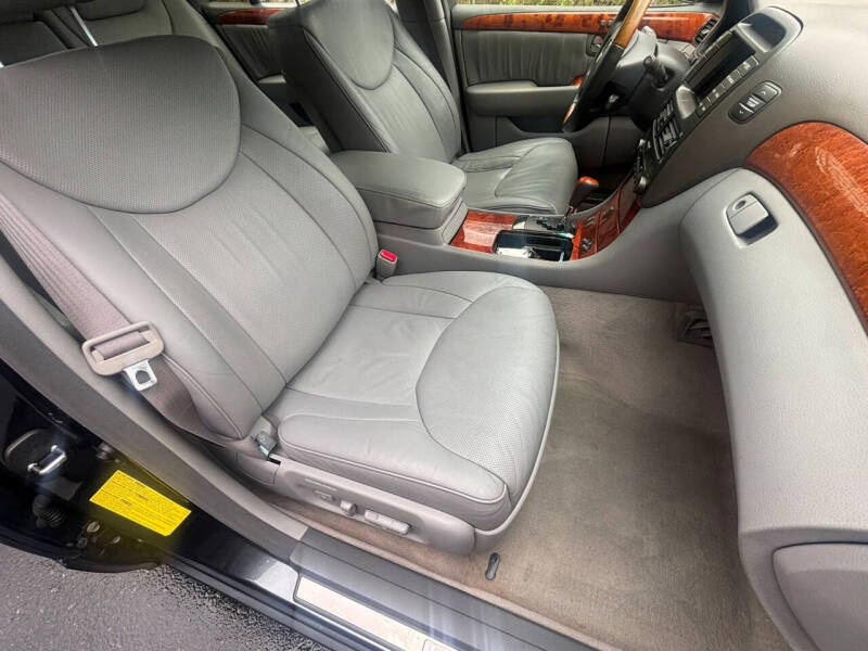 2004 Lexus LS 430