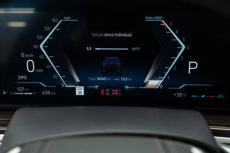 2025 BMW X7 xDrive40i