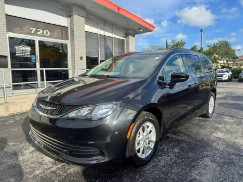 2020 Chrysler Voyager LXi