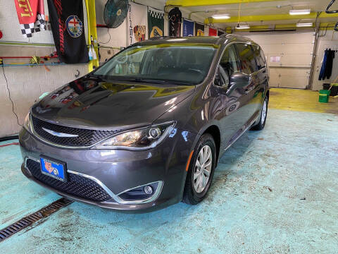 2017 Chrysler Pacifica Touring Plus