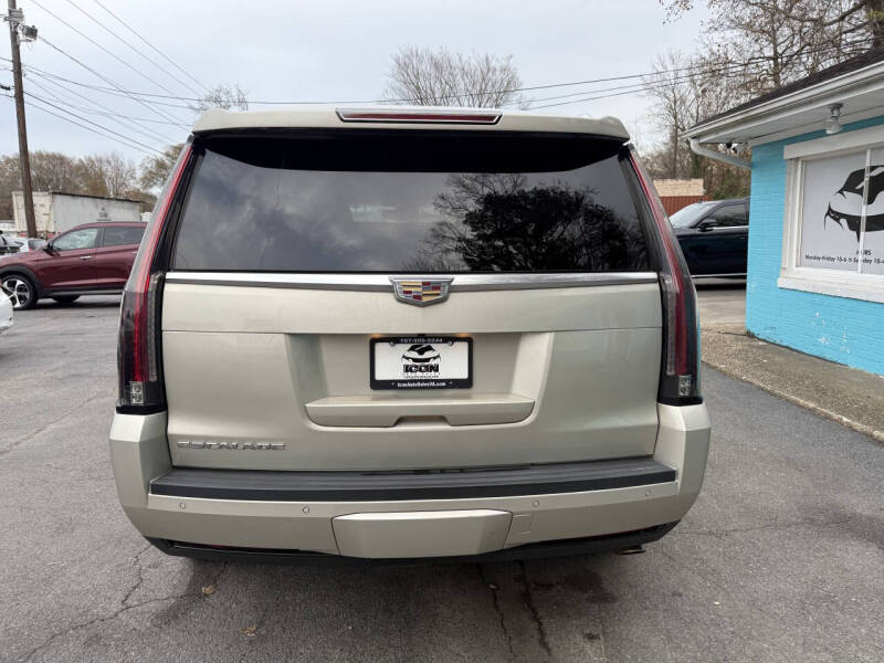 2016 Cadillac Escalade Luxury Collection