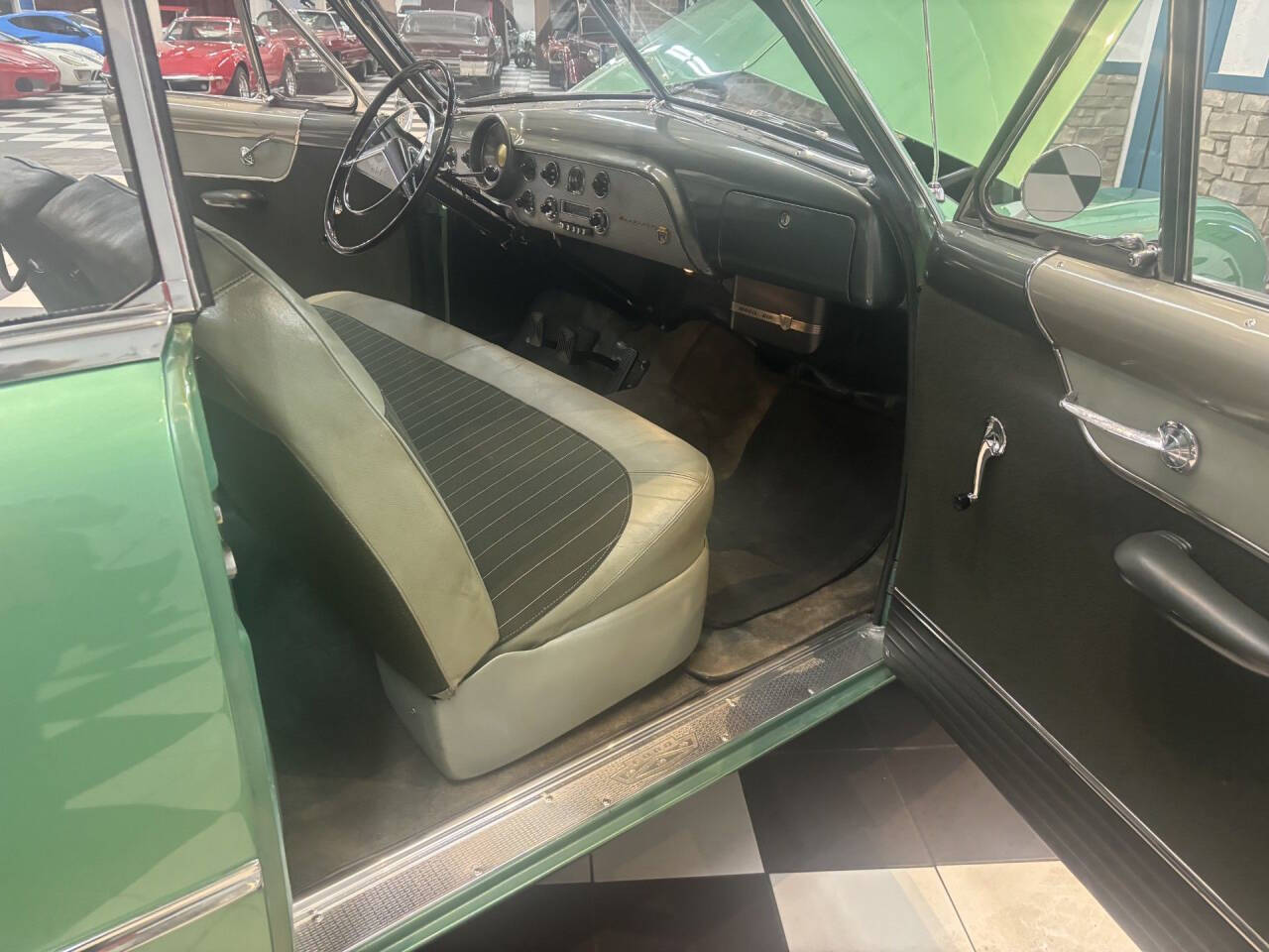 1951 Ford Victoria 34