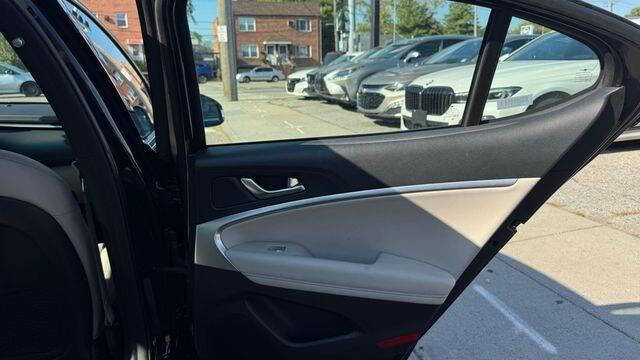 2023 Genesis G70