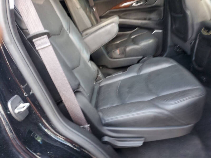 2017 Cadillac Escalade Standard