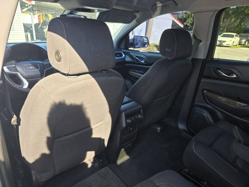 2017 GMC Acadia SLE-2