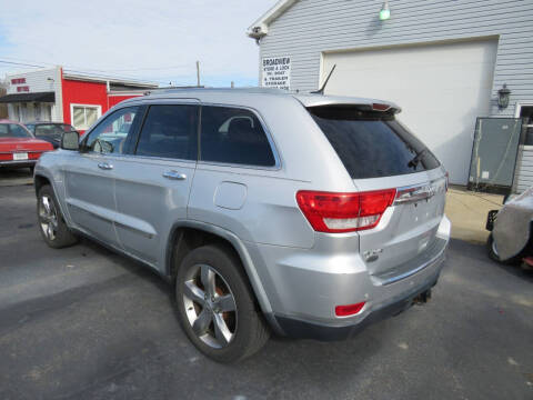 2011 Jeep Grand Cherokee Overland Summit