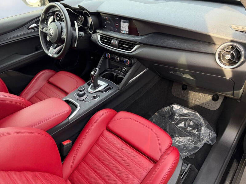 2022 Alfa Romeo Stelvio Sprint