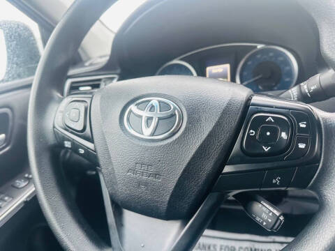 2016 Toyota Camry LE