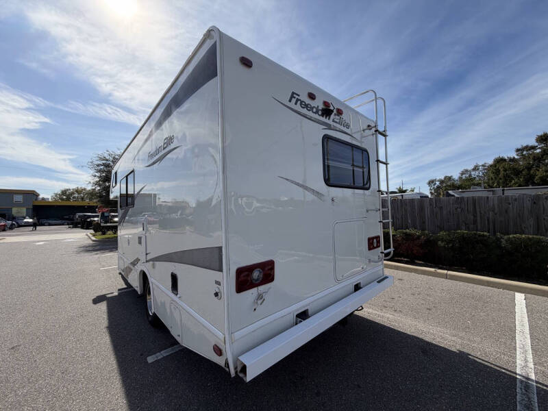 2011 Four Winns FREEDOM ELITE