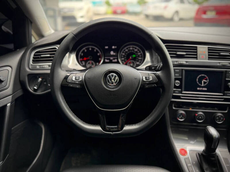 2021 Volkswagen Golf TSI