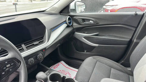 2025 Chevrolet Trax LS