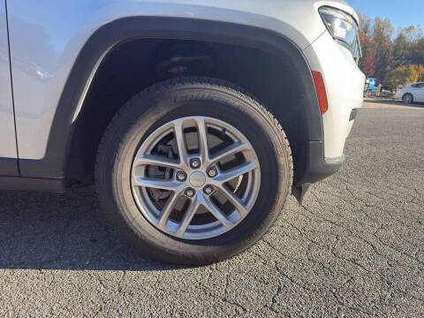 2023 Jeep Grand Cherokee L Laredo