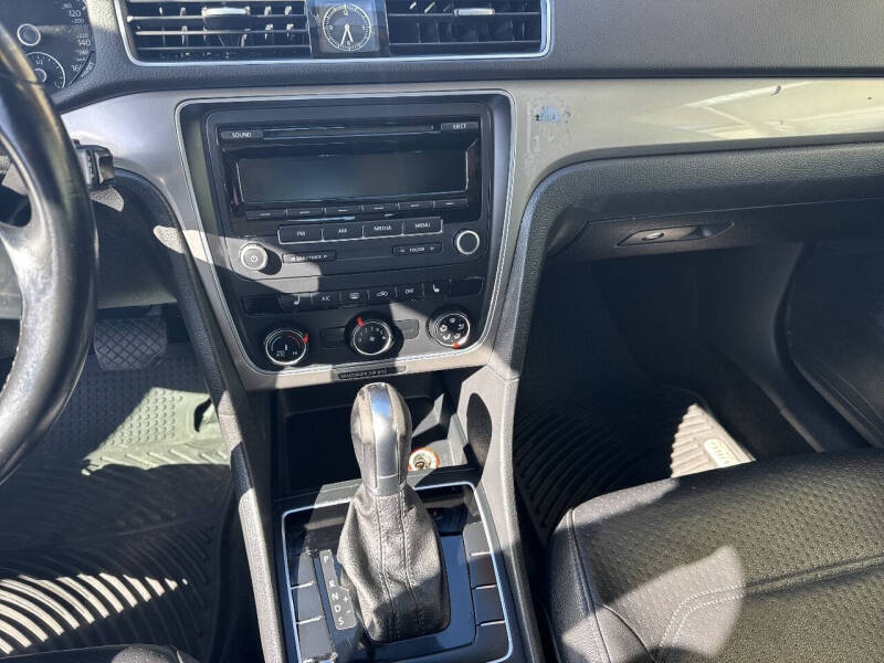 2015 Volkswagen Passat 1.8T Wolfsburg Edition