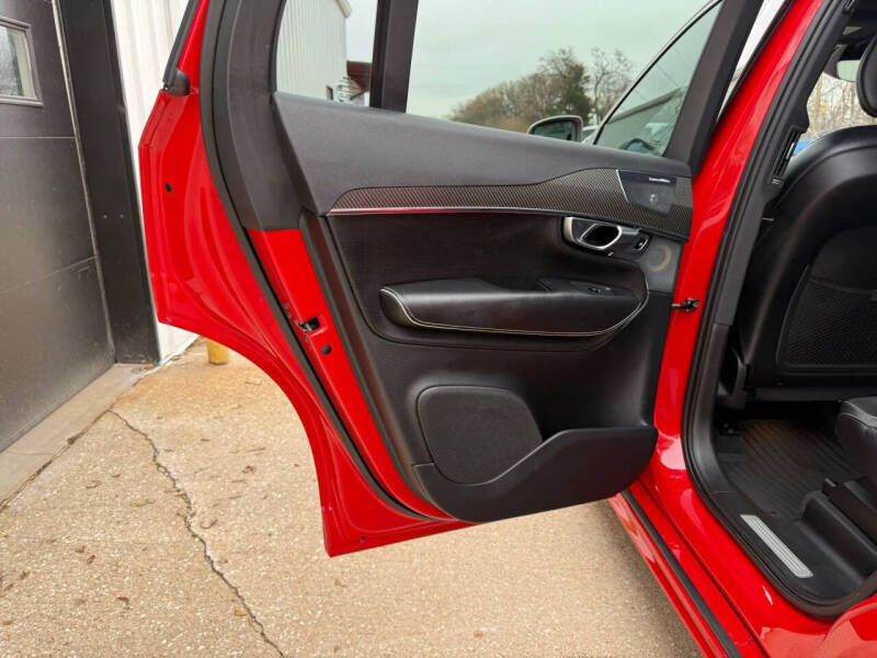 2017 Volvo XC90 T6 R-Design