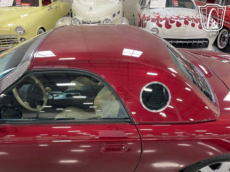 2004 Ford Thunderbird Deluxe