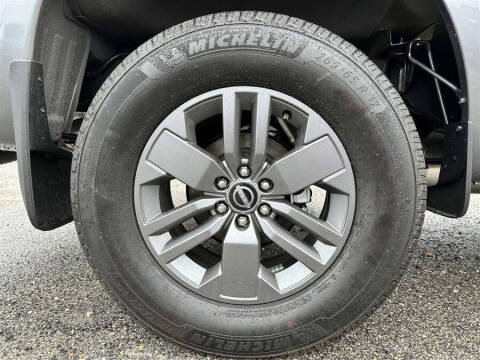 2025 Nissan Frontier SV