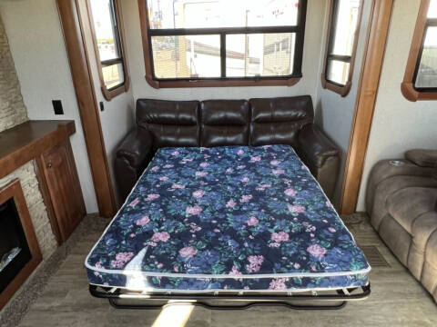 2018 Thor Motor Coach Redwood