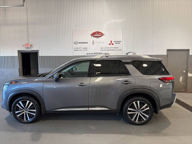 2025 Nissan Pathfinder Platinum