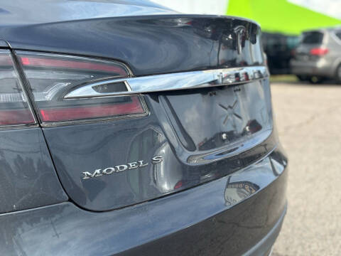 2016 Tesla Model S 70D