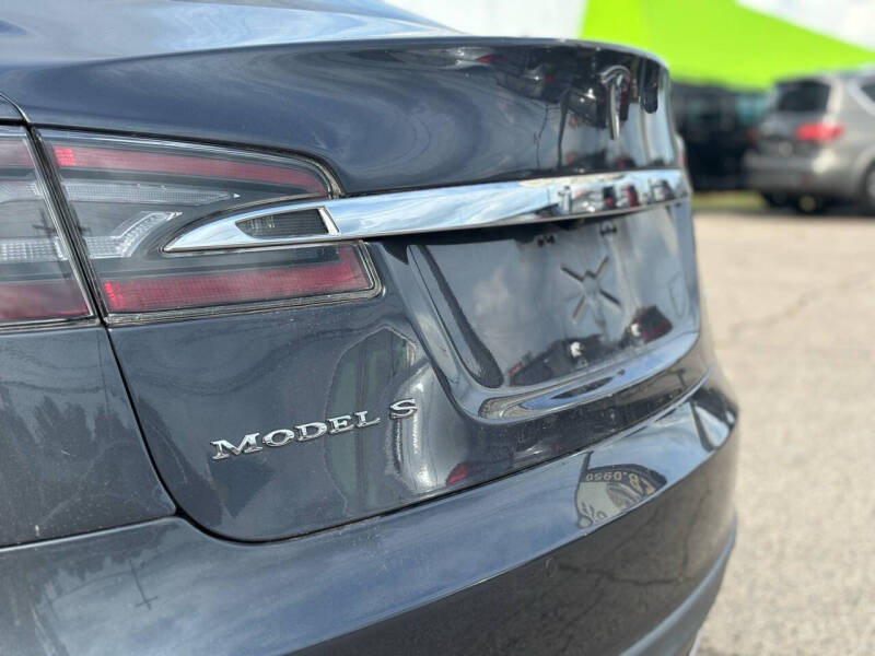 2016 Tesla Model S 70D