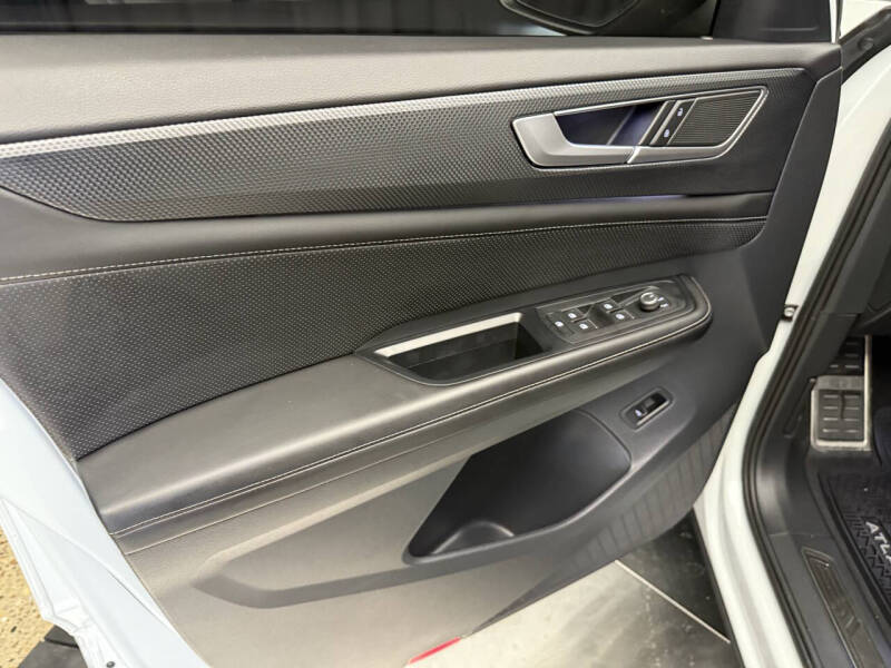 2024 Volkswagen Atlas Cross Sport SEL R-Line 4Motion