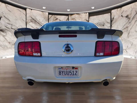 2005 Ford Mustang GT Premium