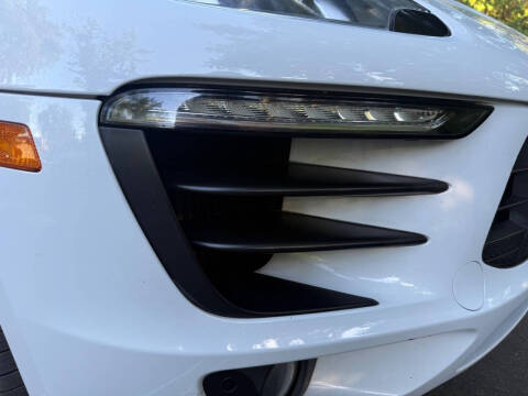 2018 Porsche Macan S