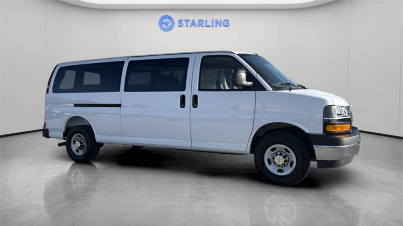 2025 Chevrolet Express LT 3500