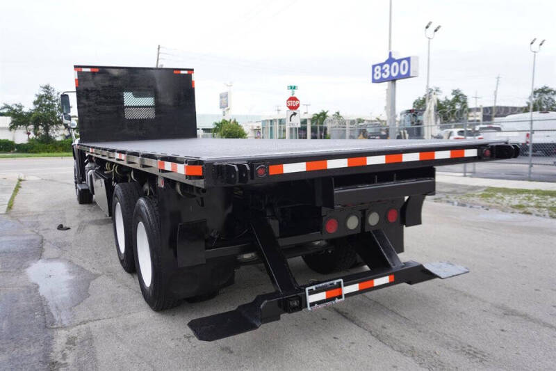 2015 Freightliner M2 106