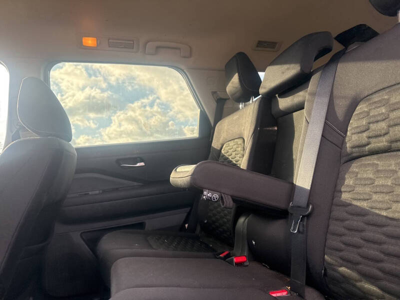 2022 Nissan Pathfinder S