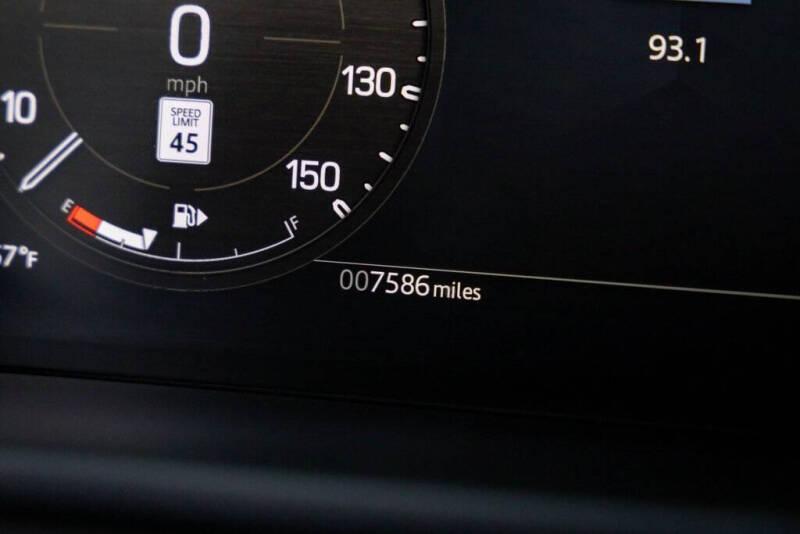 2024 Land Rover Defender 130 V8 P500