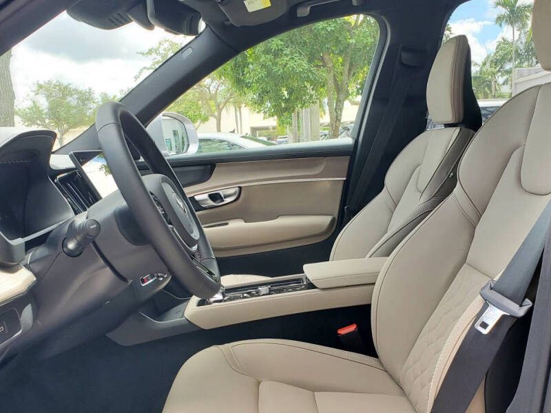 2026 Volvo XC90 B5 Plus 7P