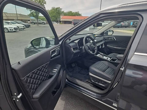 2025 Mitsubishi Outlander PHEV SEL