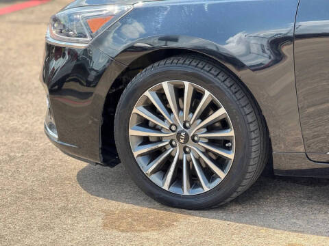 2017 Kia Cadenza Premium