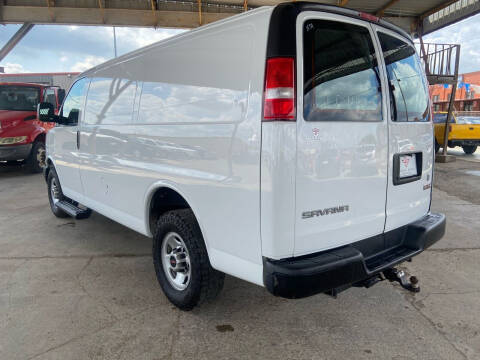 2017 GMC Savana 2500